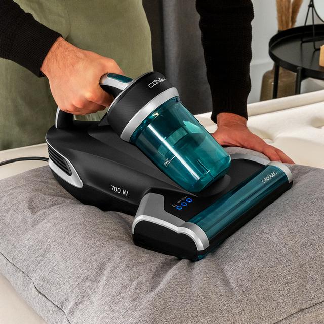 Conga 7000 Mattress Aspirador de colchones y tapicerías con 700 W de potencia y 12 kPa de poder de succión. Incluye luz ultravioleta UV-C que acaba hasta con el 99,9 % de los alérgenos.