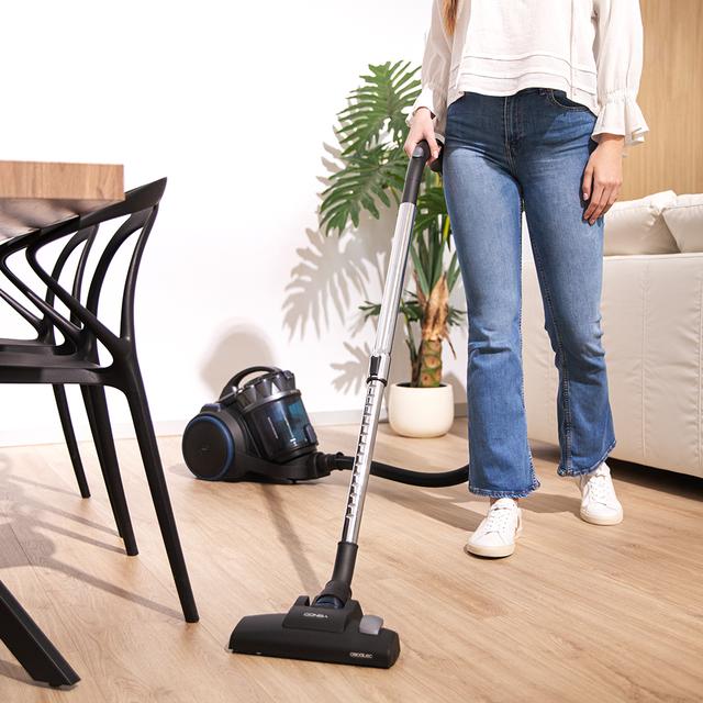 Conga Rockstar Multicyclonic XXL Aspirador sin bolsa de trineo de 800 W. Multiciclónico sin bolsas. Máxima capacidad del depósito de hasta 4 L con filtrado de alta eficiencia y tubo telescópico metálico.