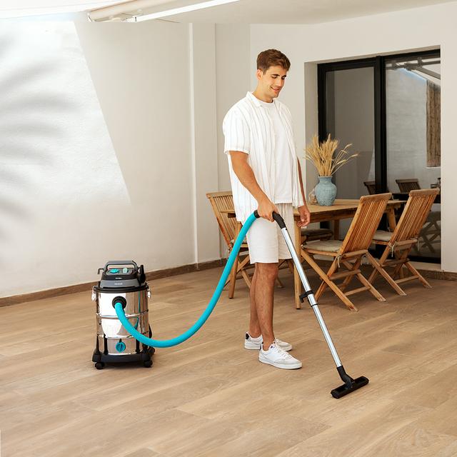 Conga Rockstar Wet & Dry Steel Pro Tool Aspirador de sólidos y líquidos de metal que permite una mayor durabilidad y resistencia con capacidad de 30 L y 1600 W de potencia para acabados perfectos.