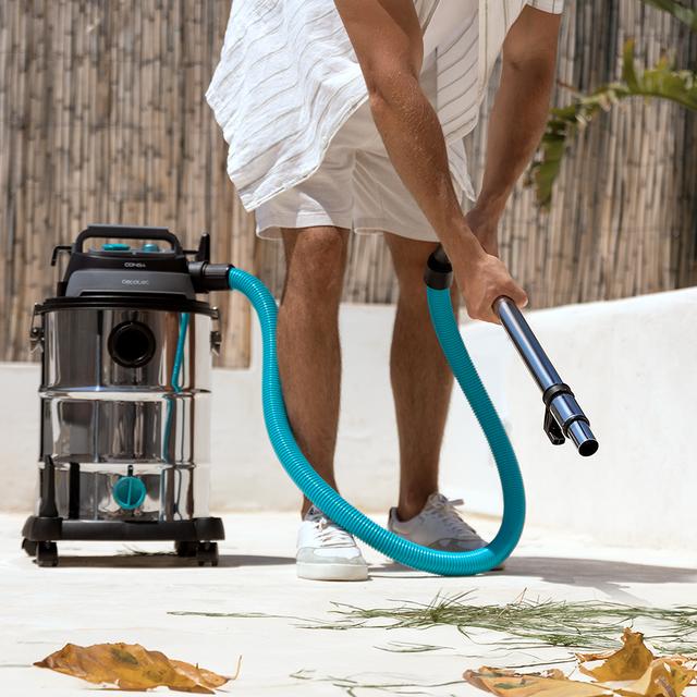 Conga Rockstar Wet & Dry Steel Pro Tool Aspirador de sólidos y líquidos de metal que permite una mayor durabilidad y resistencia con capacidad de 30 L y 1600 W de potencia para acabados perfectos.