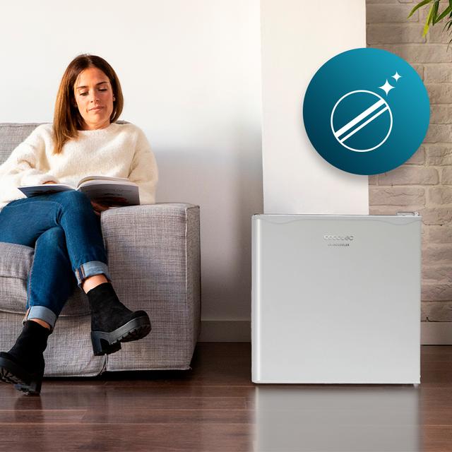 GrandCooler 20000 SilentCompress White E Mini Frigorífico blanco, compartimento congelador interior, capacidad de 46 Litros, 48,7 de ancho y 48 cm de alto, puerta reversible, funcionamiento cíclico, clase energética E