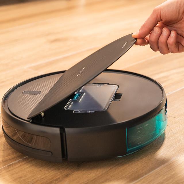 Robot aspirador Conga 999 Origin Genesis con navegación reactiva para una limpieza total de la casa. Gran boca de succión con potencia de 1400 Pa de motor. 2 cepillos laterales. Autonomía de 120 minutos.