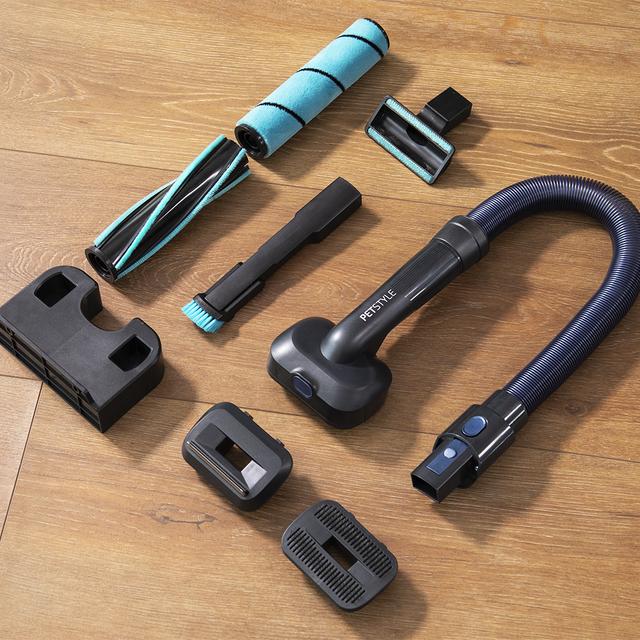 Scoba 2100 Twice Animal Aspirador vertical con diseño ultraligero (menos de 1 kg en mano y 1,6 kg entero) y cabezal omnidireccional con doble cepillo que permite movimientos laterales y circulares para una limpieza ágil y cómoda.
