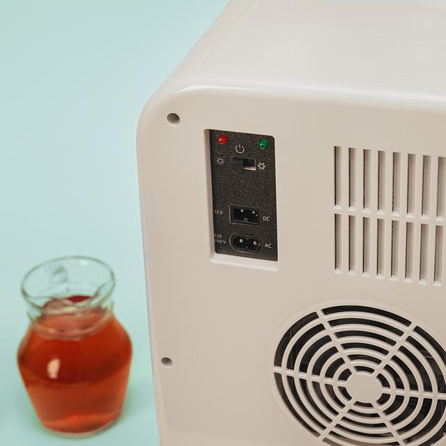 Bolero MiniCooling 20L Bahamas Mint Frigorífico con funcionamiento 12V-220V, compatible con coches y caravanas, función enfriamiento y calentamiento, rango temperatura de 7 a 65 ºC y transporte fácil.